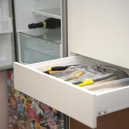 Maison Coloree - Bright And Cozy By Metro And Mall