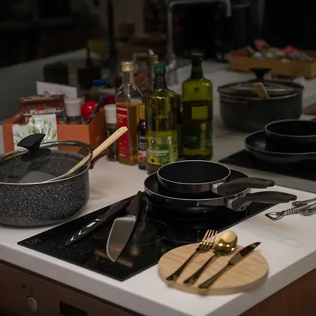 Maison Coloree - Bright And Cozy By Metro And Mall * 索菲亞