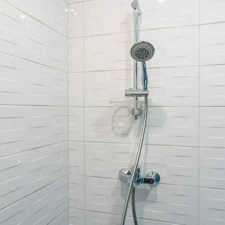 Apartmán Maison Coloree - Bright And Cozy By Metro And Mall